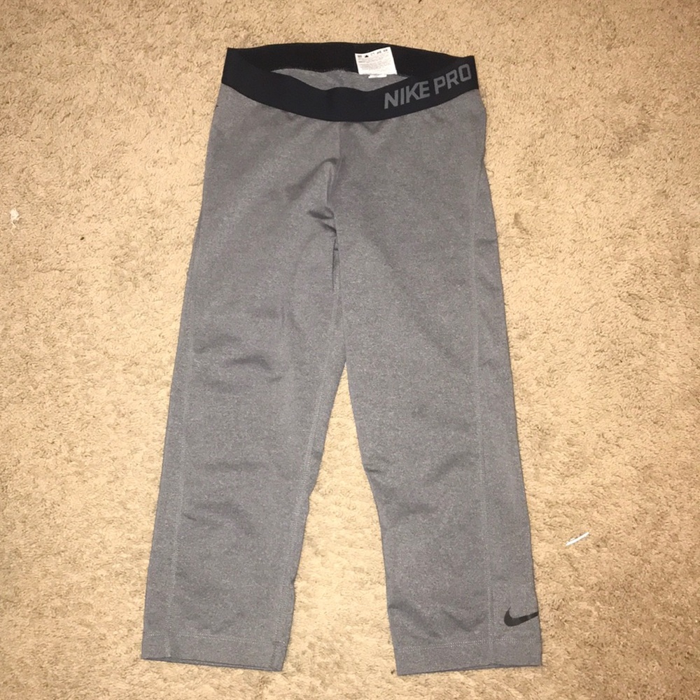 Nike pro capris